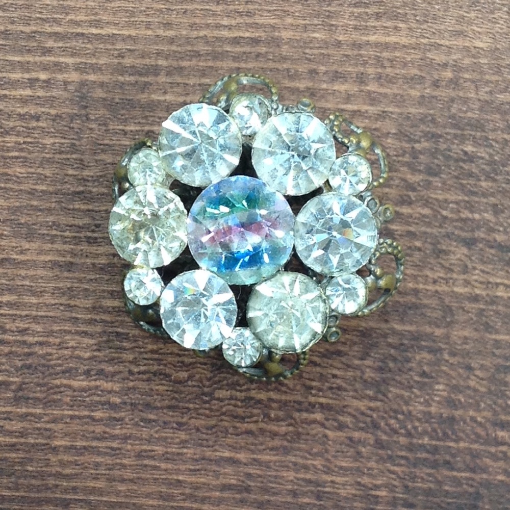 VINTAGE RAINBOW RHINESTONE BROOCH